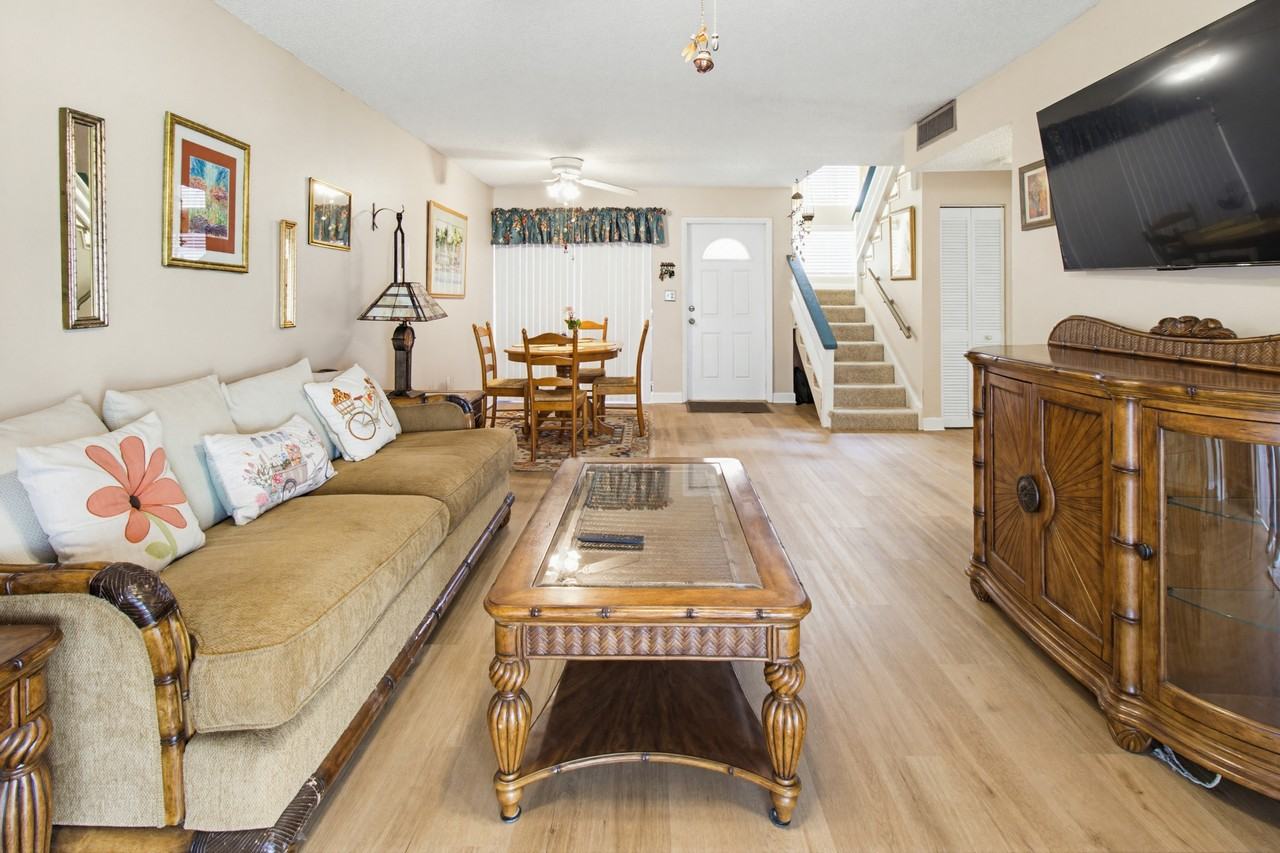 6512 Sw 112th Pl #0 - Photo 7 of 32