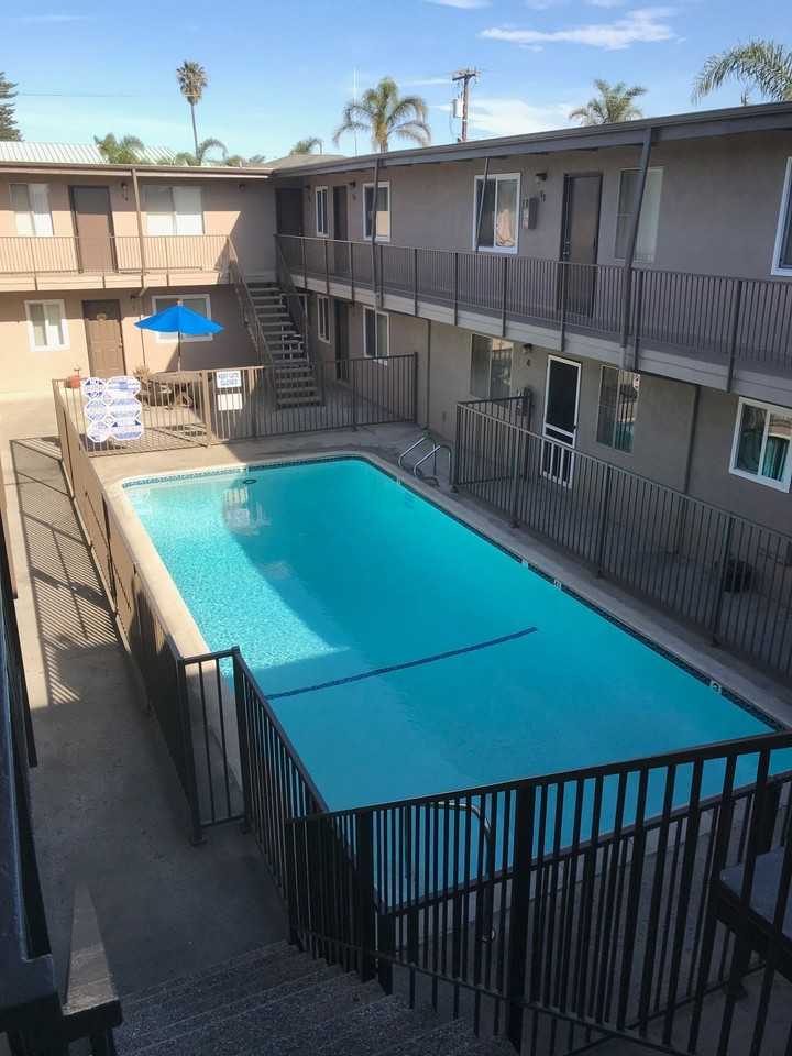 240 N 2nd St - Photo 2 of 8