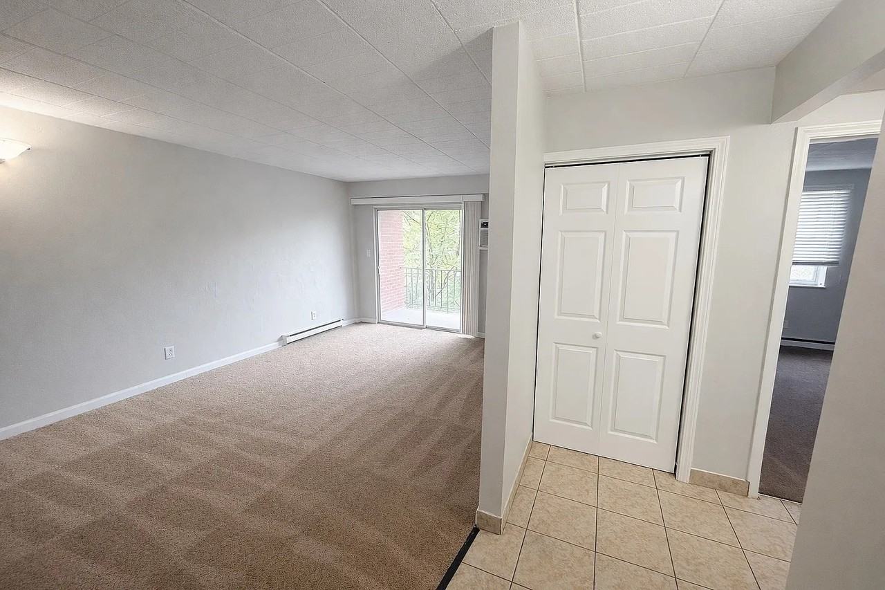 190 190 SYCAMORE DRIVEAPT 201 #201 - Photo 3 of 7