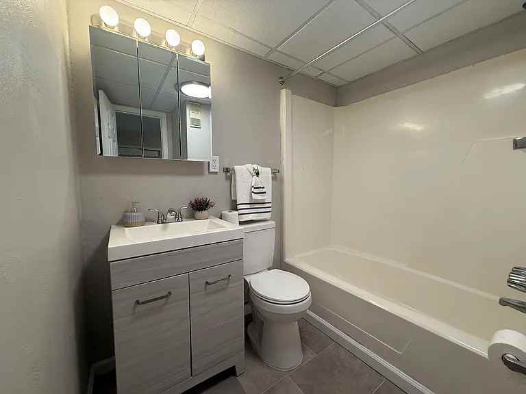 190 190 SYCAMORE DRIVEAPT 201 #201 - Photo 6 of 7