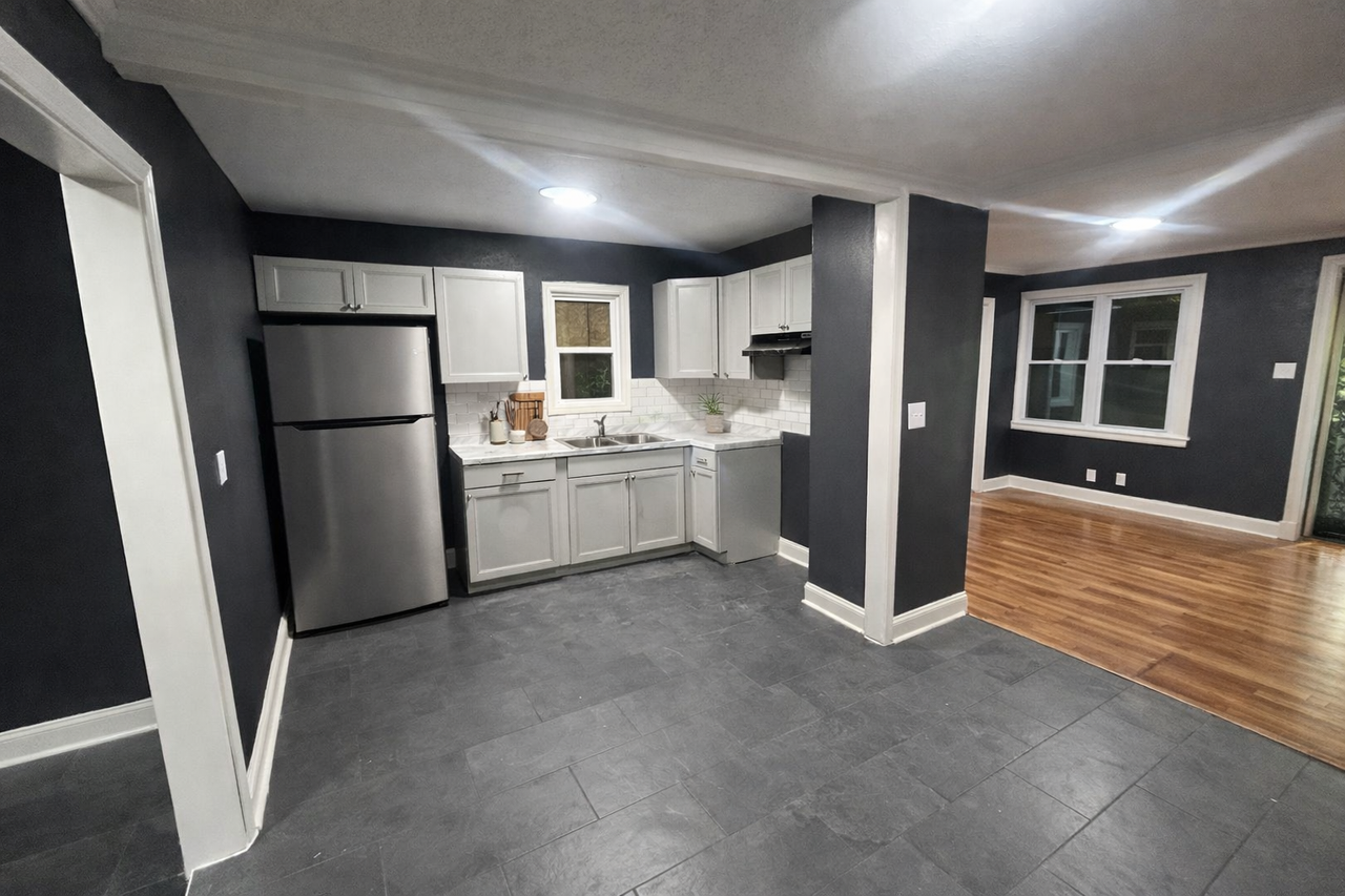 697 N Holmes St #1 - Photo 3 of 21