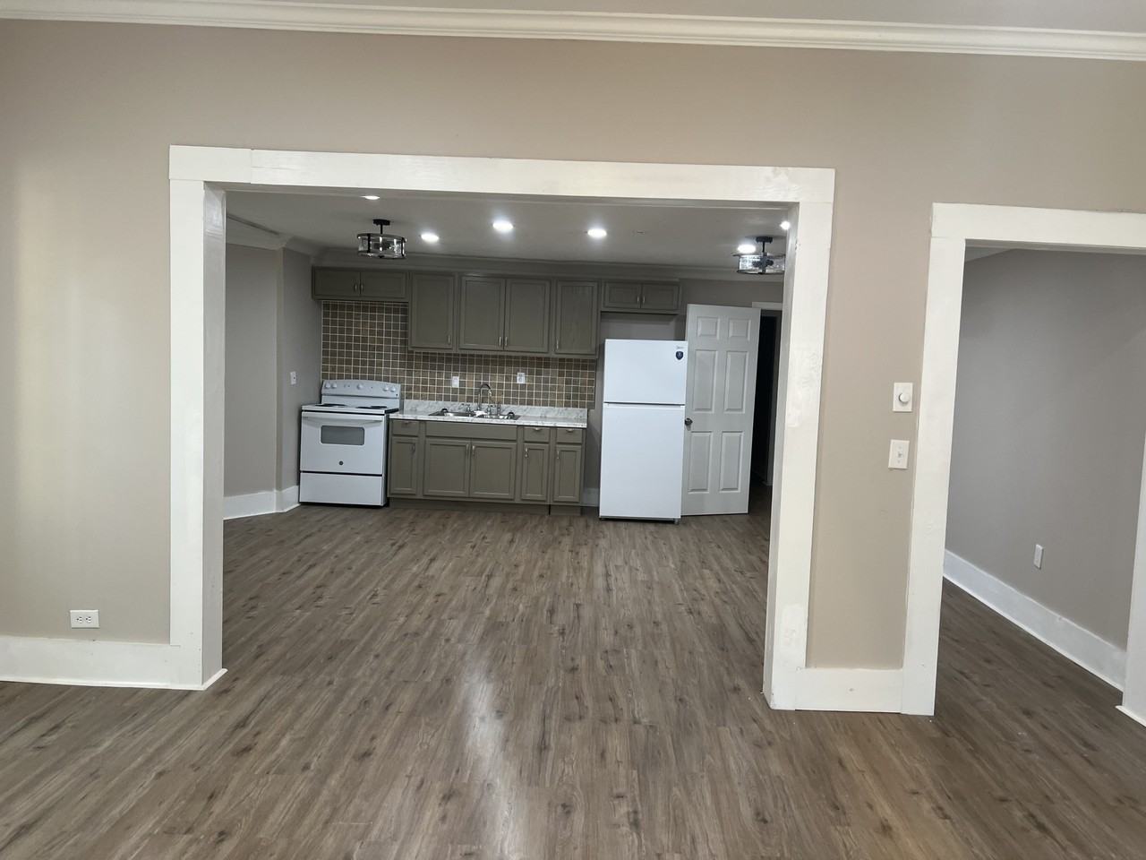 134 W 5th St #1 - Photo 3 of 8