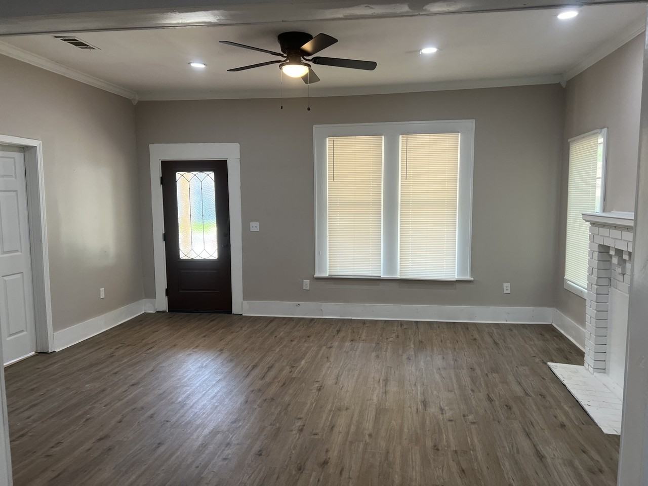 134 W 5th St #1 - Photo 4 of 8