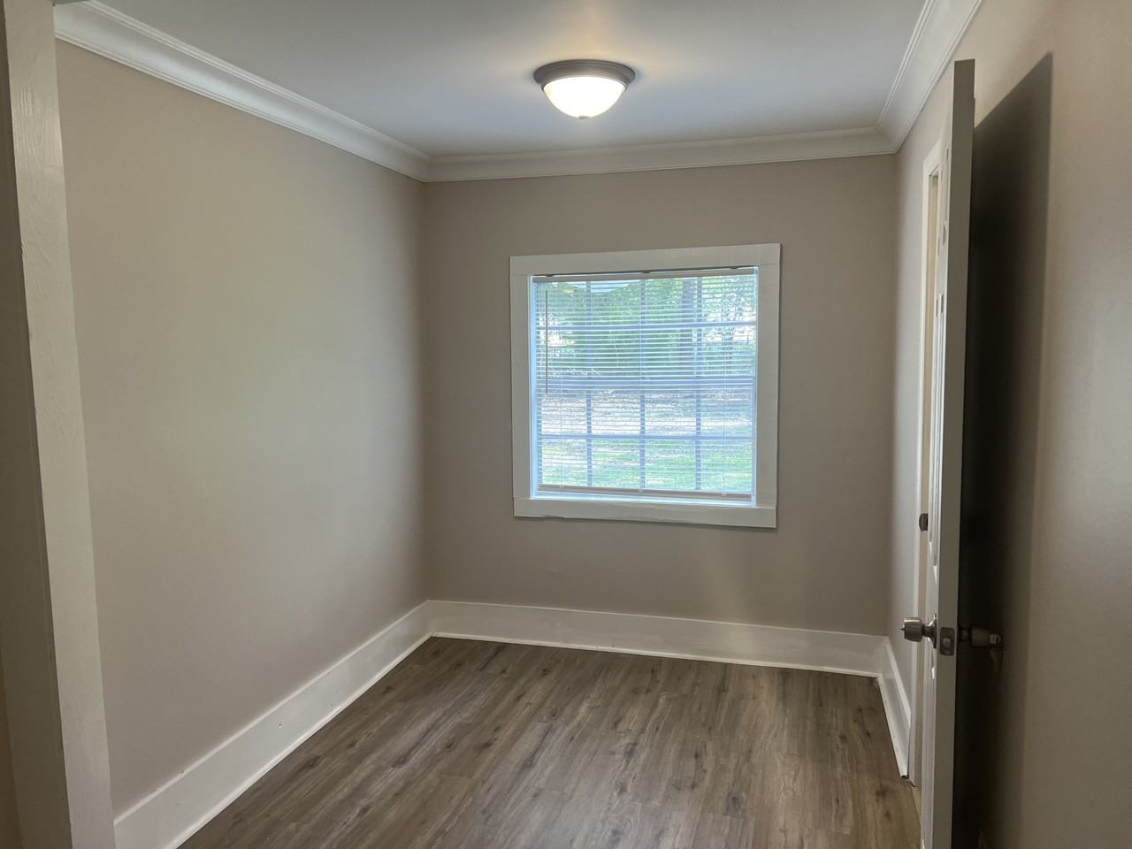 134 W 5th St #1 - Photo 7 of 8