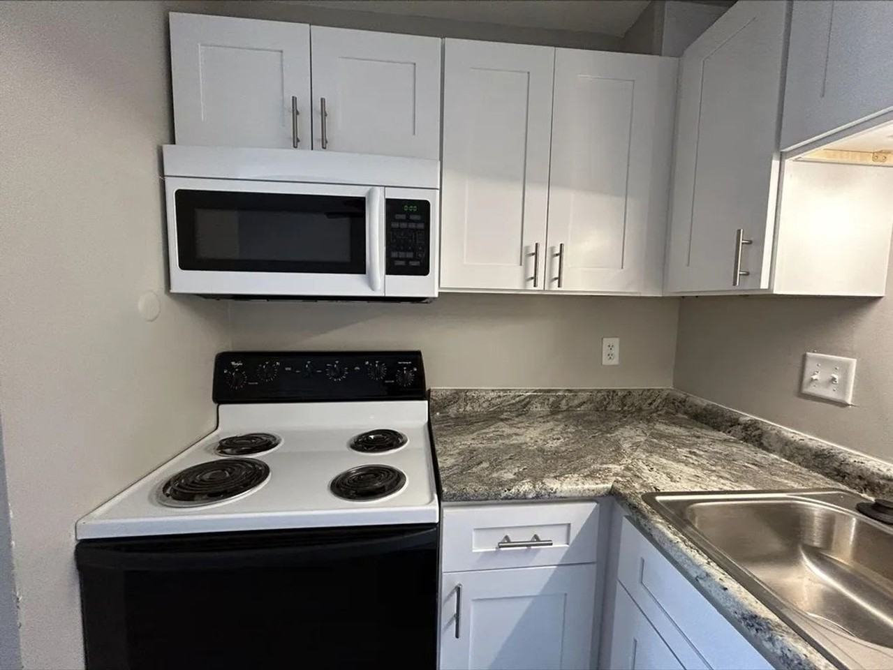 Cedars Apartments - Photo 4 of 27