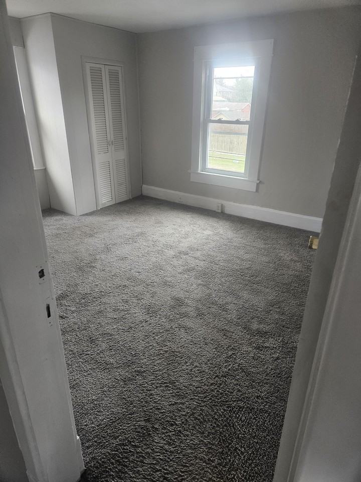 207 E Hamtramck St #B - Photo 3 of 7