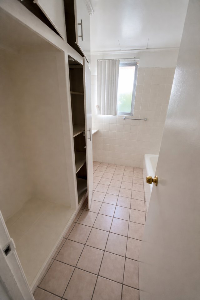 #156: 2102 S. PACIFIC, LLC - Photo 4 of 26