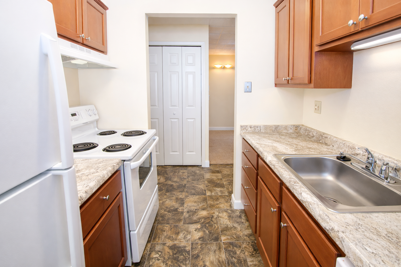 190 SYCAMORE DRIVEAPT 307 #307 - Photo 3 of 8