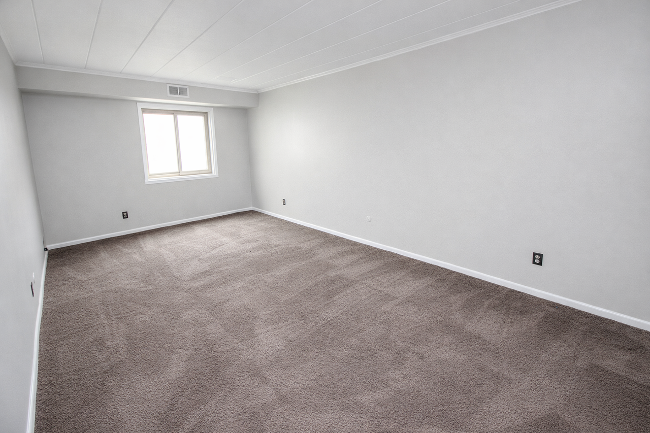 325 NORTH CRAIG STREETAPT 504 #504 - Photo 4 of 8