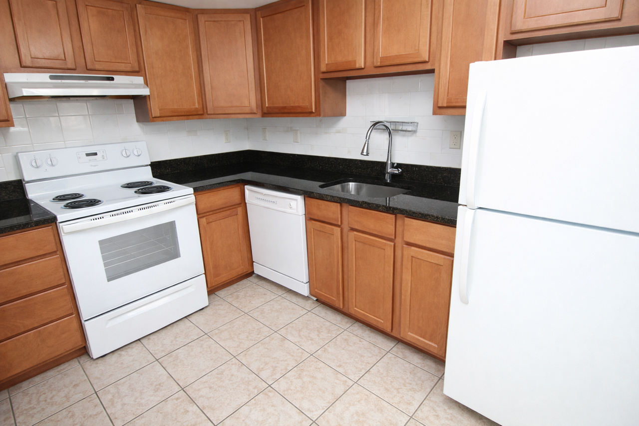 325 NORTH CRAIG STREETAPT 504 #504 - Photo 5 of 8