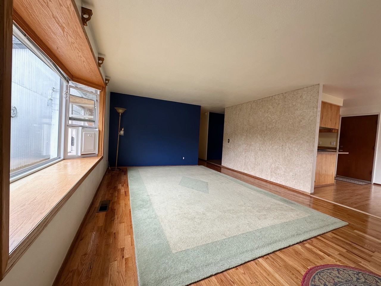 290 E 46th Ave #1 - Photo 4 of 42