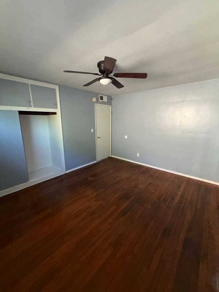 4626 Joanne Ave - Photo 5 of 8