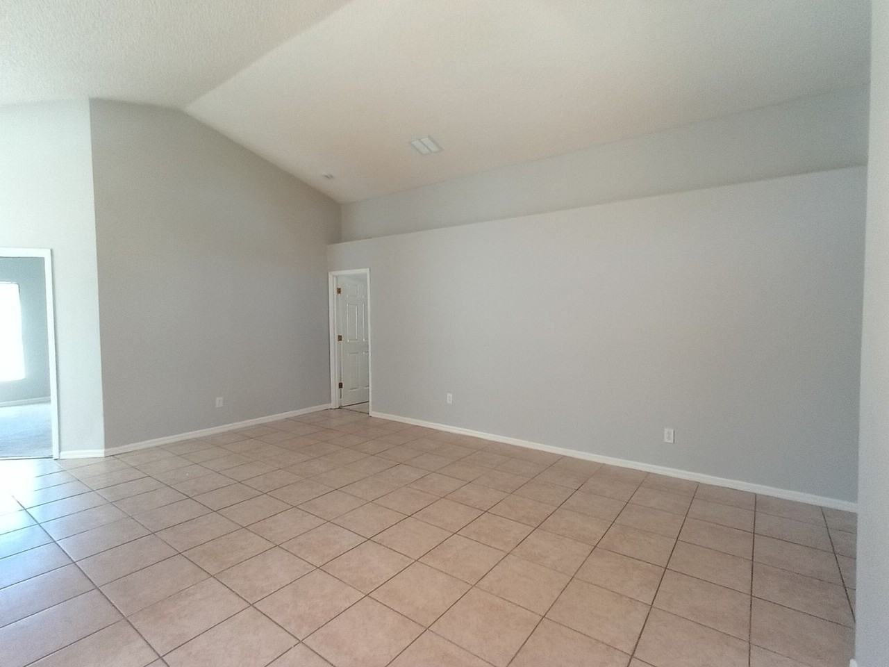 407 Brayton Ln - Photo 2 of 14