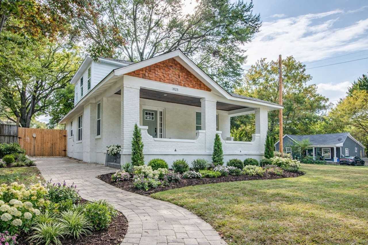 1825 Young Ave - Photo 2 of 40