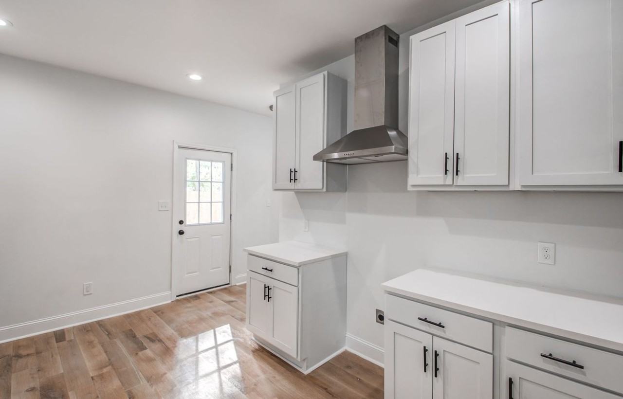 1825 Young Ave - Photo 6 of 40