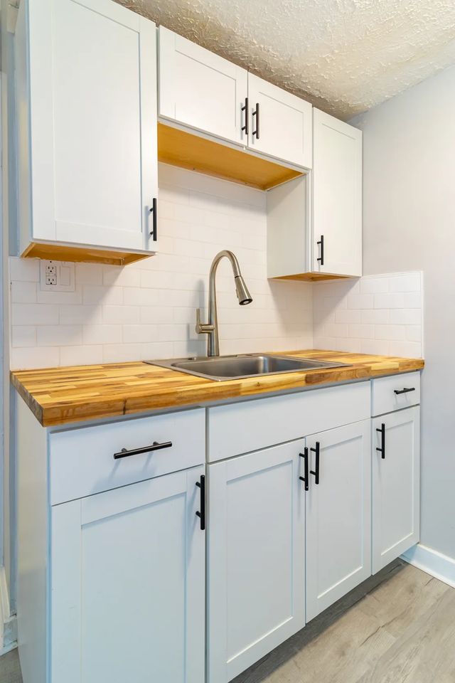 4102 Valley Rd. - Photo 5 of 28