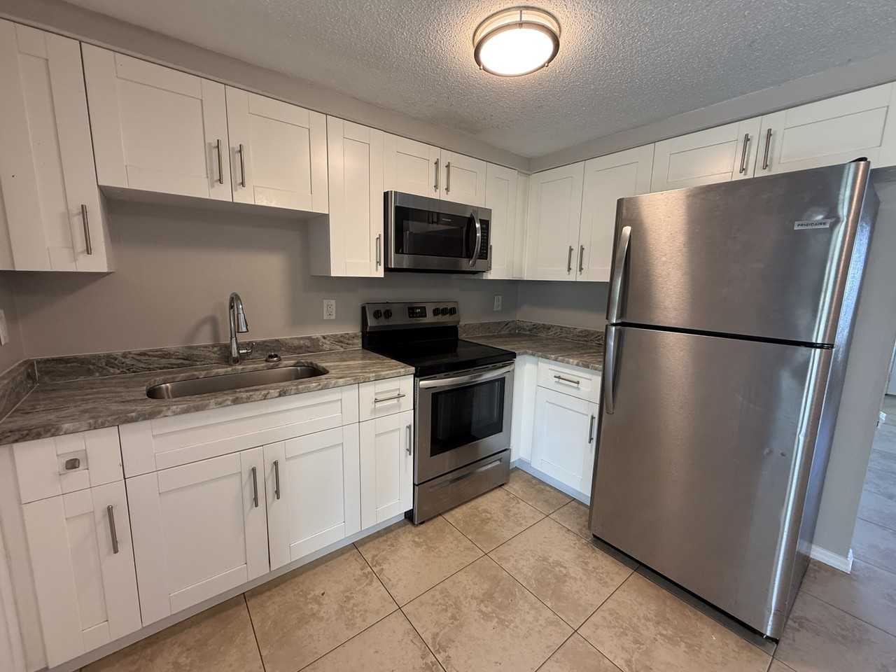 450 Briarwood Rd #1 - Photo 5 of 14