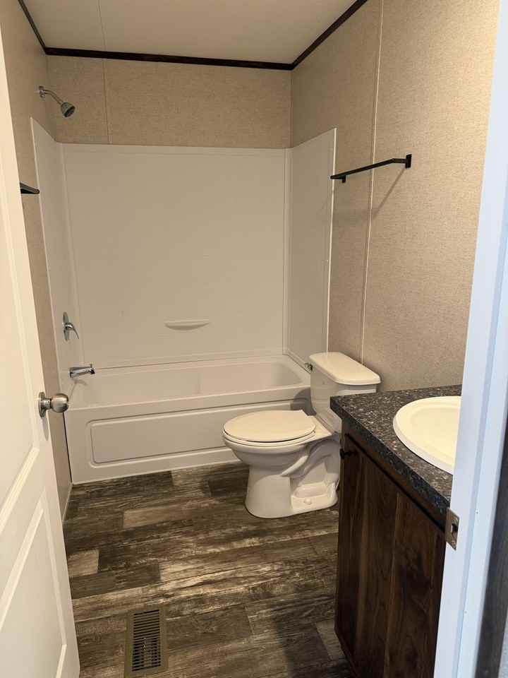 408 Parker St #1 - Photo 4 of 12