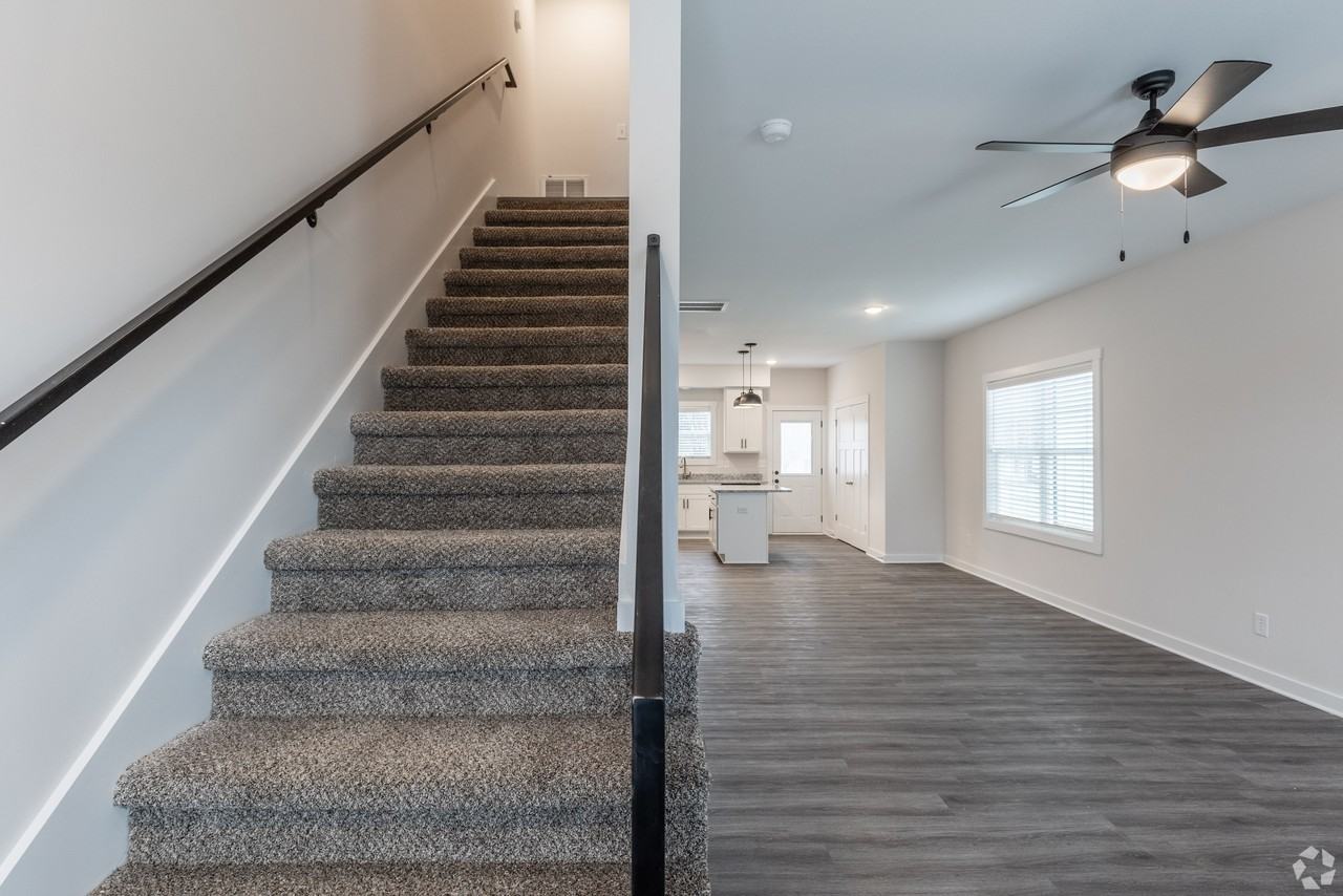 102B Aviator Cir #102B - Photo 2 of 10