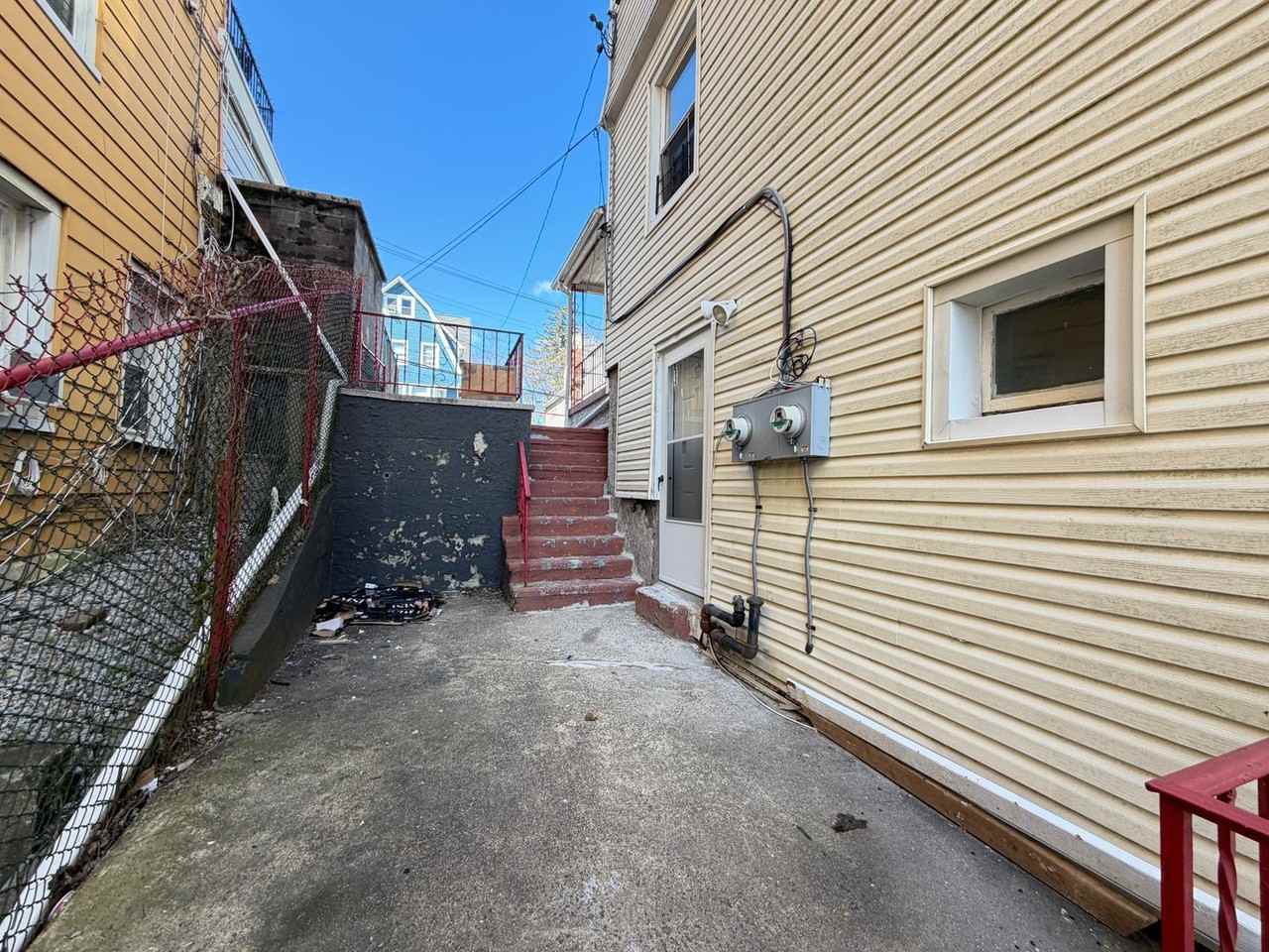 82 Waring Pl - Photo 3 of 13