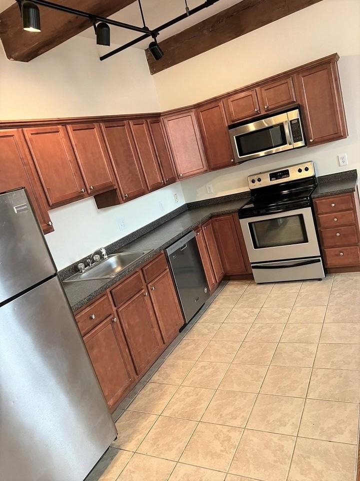 32 Vila LLC - Photo 3 of 11