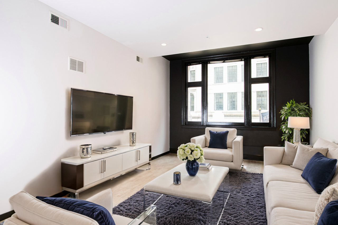 Ivory on Euclid - Photo 4 of 50