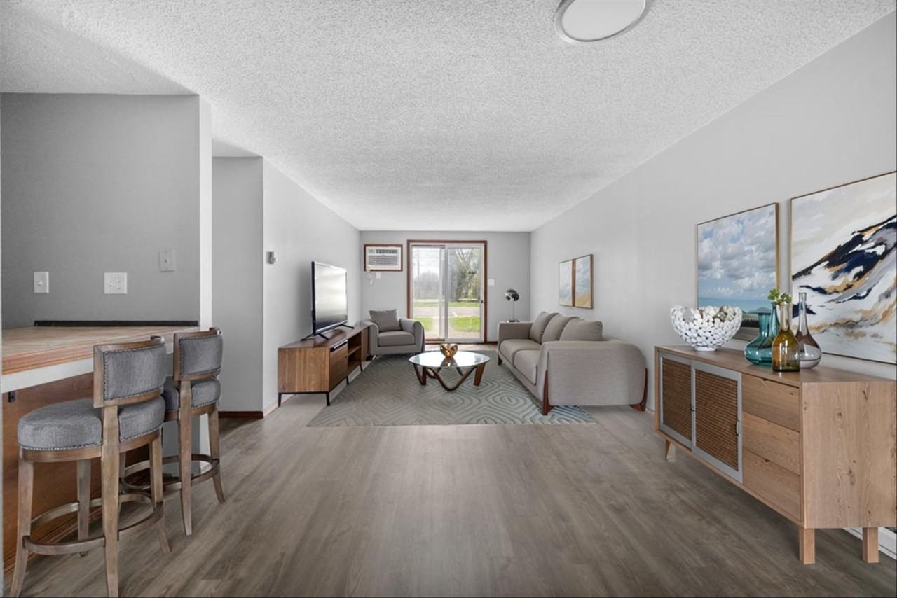 Roosevelt on Main Apartments - Photo 2 of 15