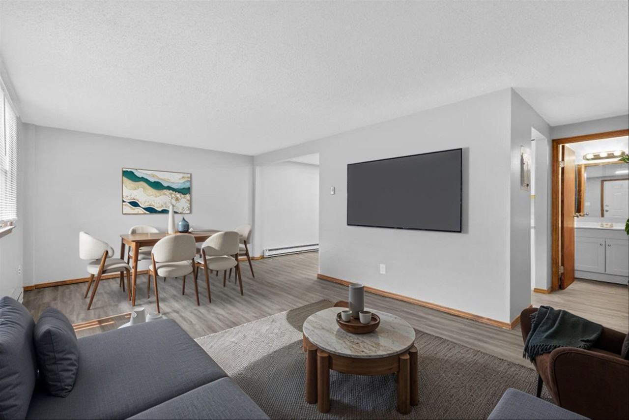 Roosevelt on Main Apartments - Photo 4 of 15