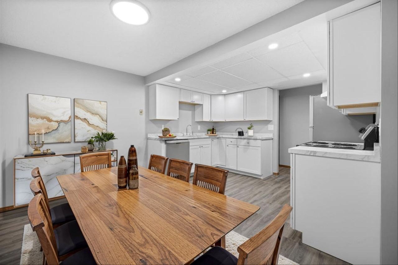 Roosevelt on Main Apartments - Photo 6 of 15