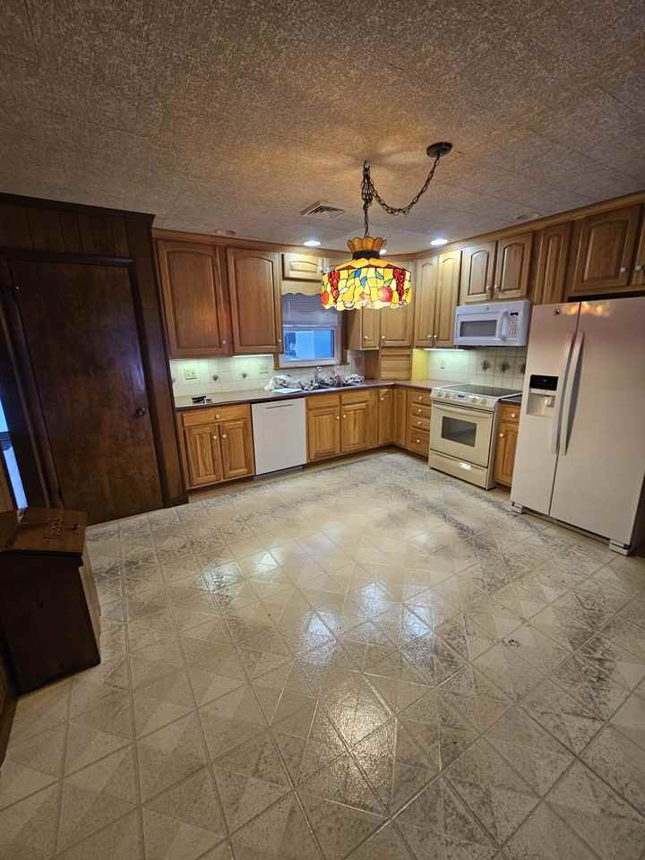 5044 Rhodesdale Vienna Rd #1 - Photo 2 of 10