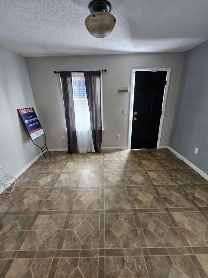 207 Broad St #1 - Photo 3 of 8