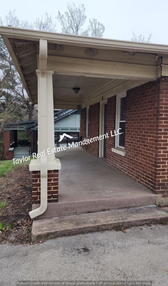 714 Howell St #1 - Photo 2 of 14