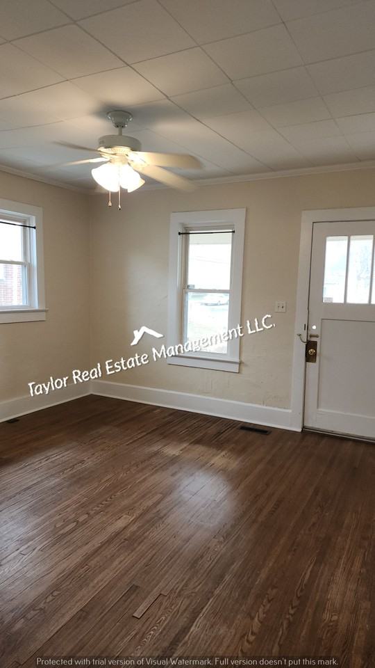 714 Howell St #1 - Photo 4 of 14