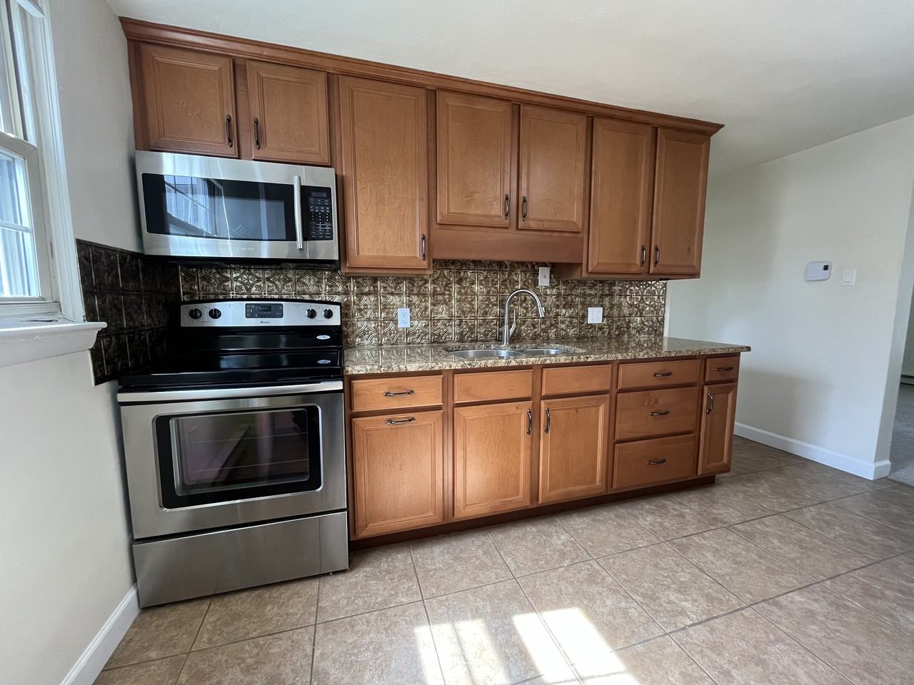 121 N York St #2 - Photo 3 of 15