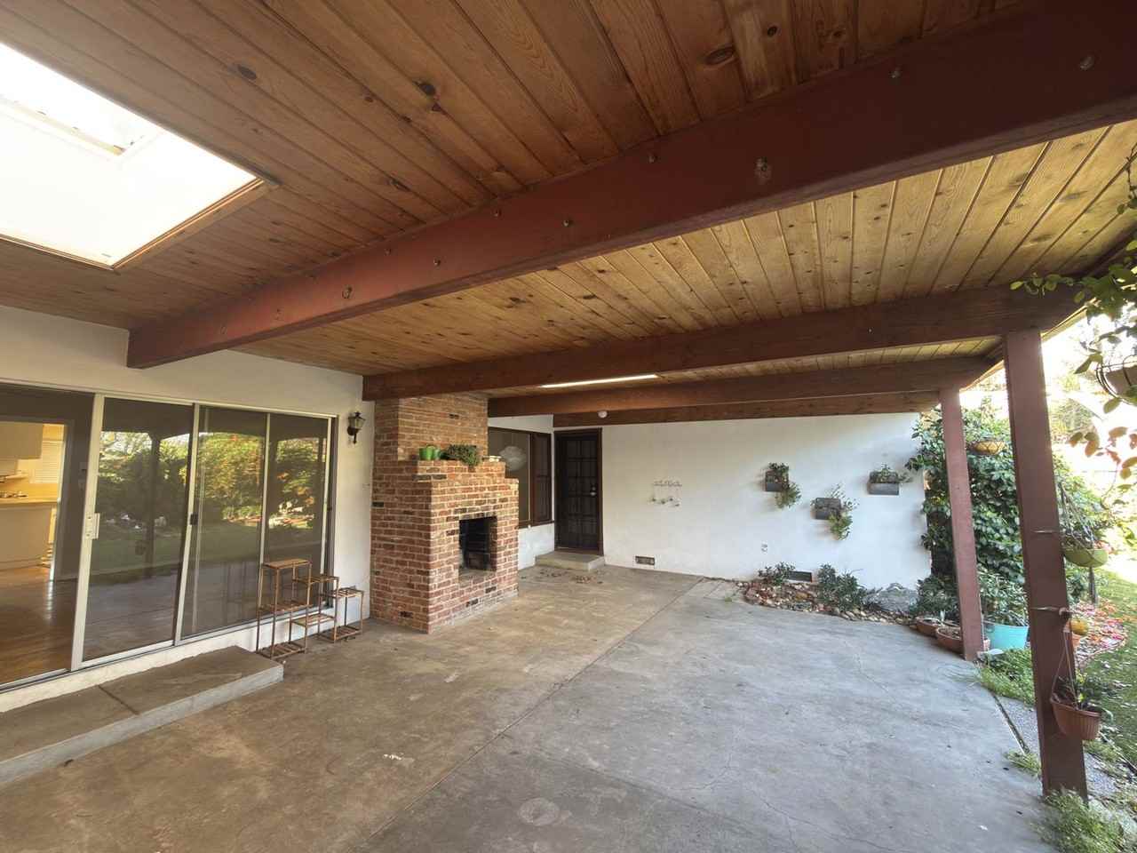 1235 Purdue Ave - Photo 3 of 5