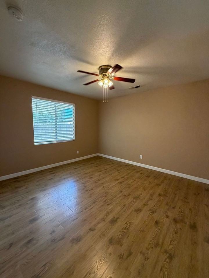 10620 Petalo Dr - Photo 6 of 12