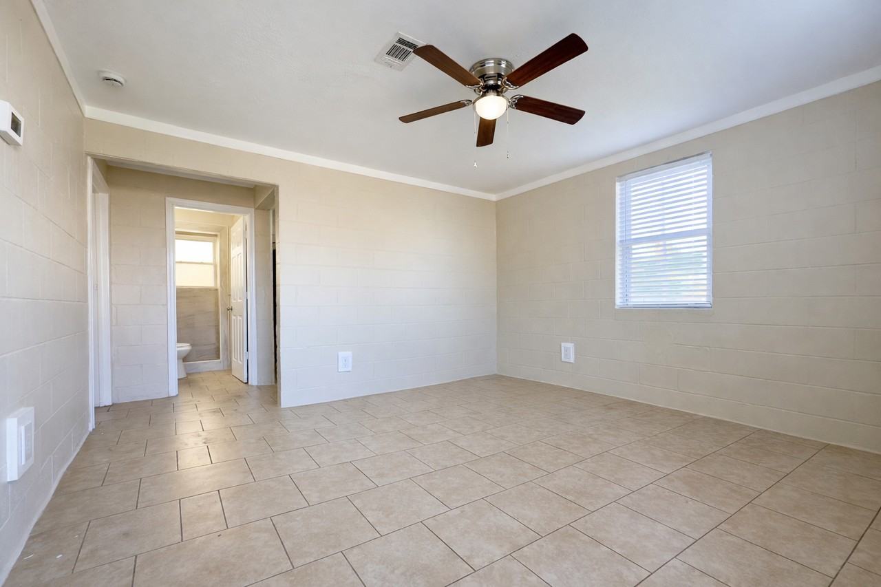 8724 Forshey St #1B - Photo 2 of 12