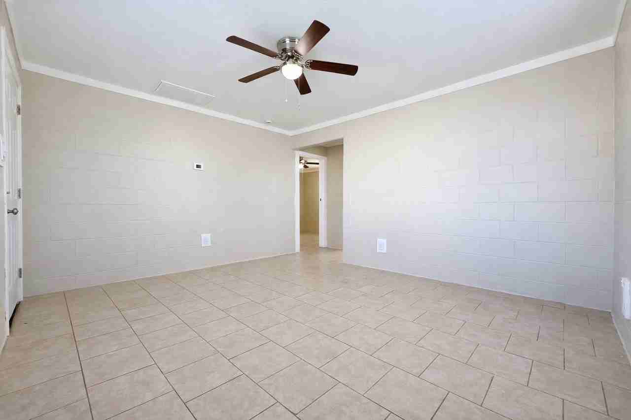 8724 Forshey St #1B - Photo 3 of 12