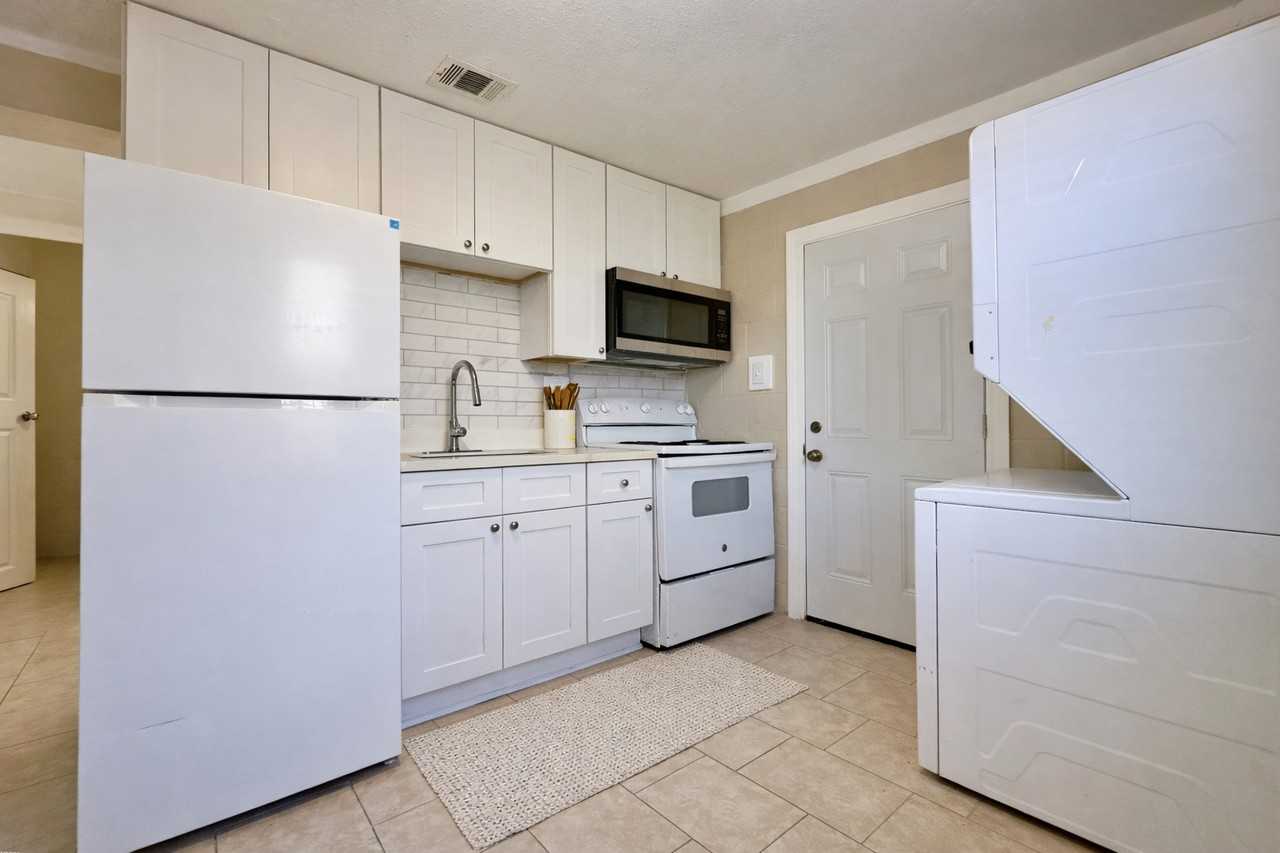 8724 Forshey St #1B - Photo 4 of 12