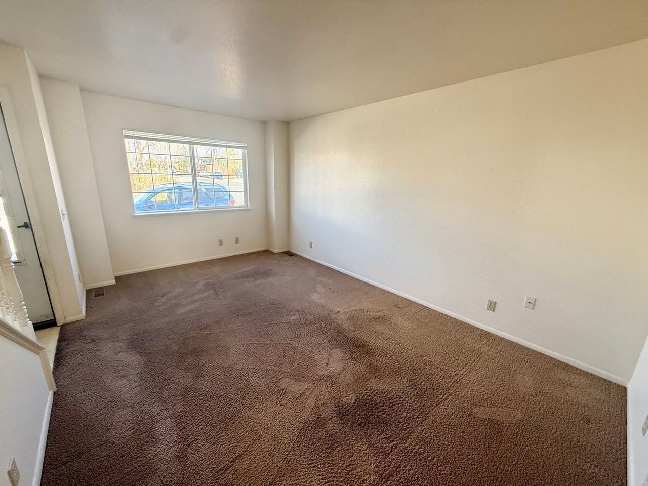 4850 Basswood Dr - Photo 6 of 16