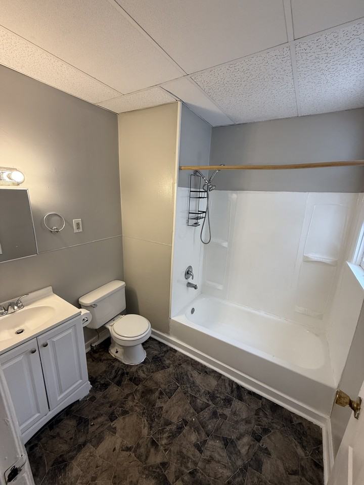 473 Sherburne Ave #1 - Photo 4 of 9