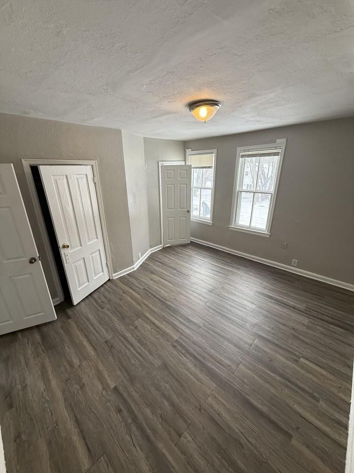 473 Sherburne Ave #1 - Photo 5 of 9