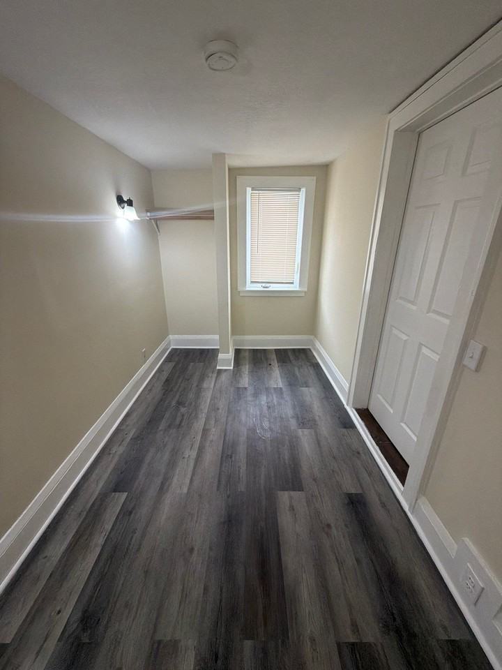 583 Reaney Ave #1 - Photo 4 of 8