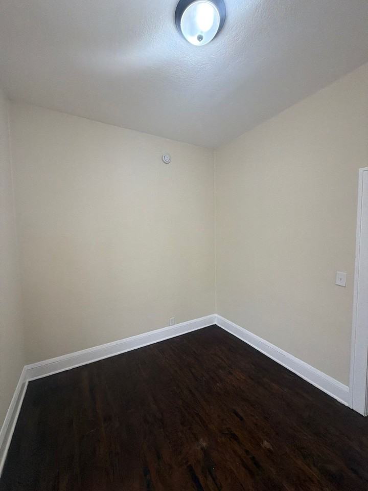 583 Reaney Ave #1 - Photo 6 of 8