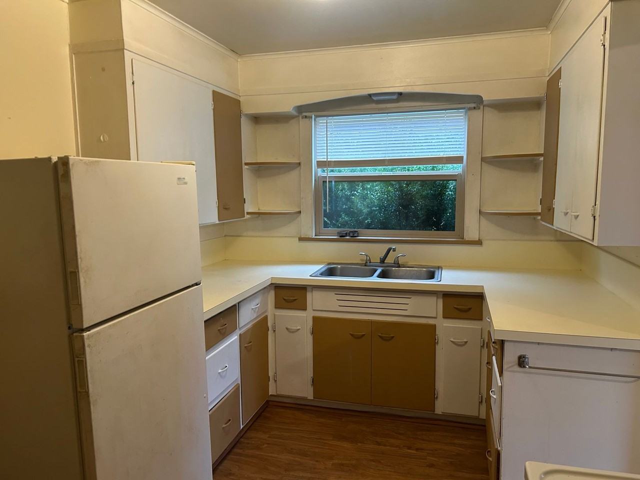 501 Liberty St - Photo 2 of 13