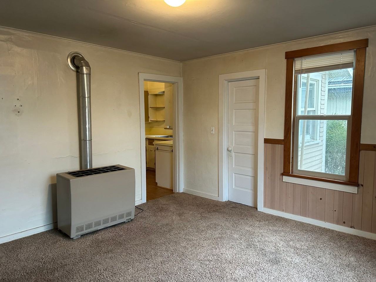 501 Liberty St - Photo 6 of 13