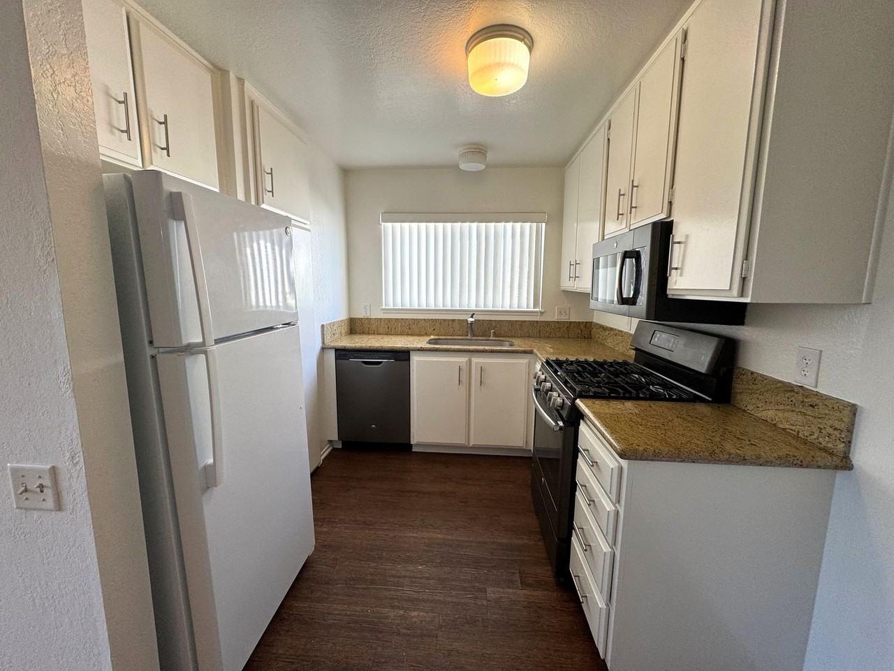 2511 Harbor Blvd #2 - Photo 6 of 19