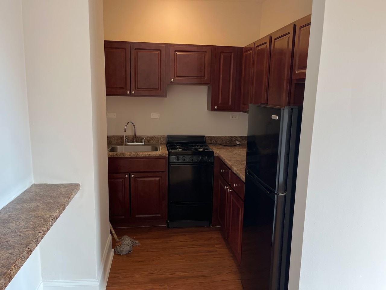 5326 S. Cornell - Photo 4 of 11