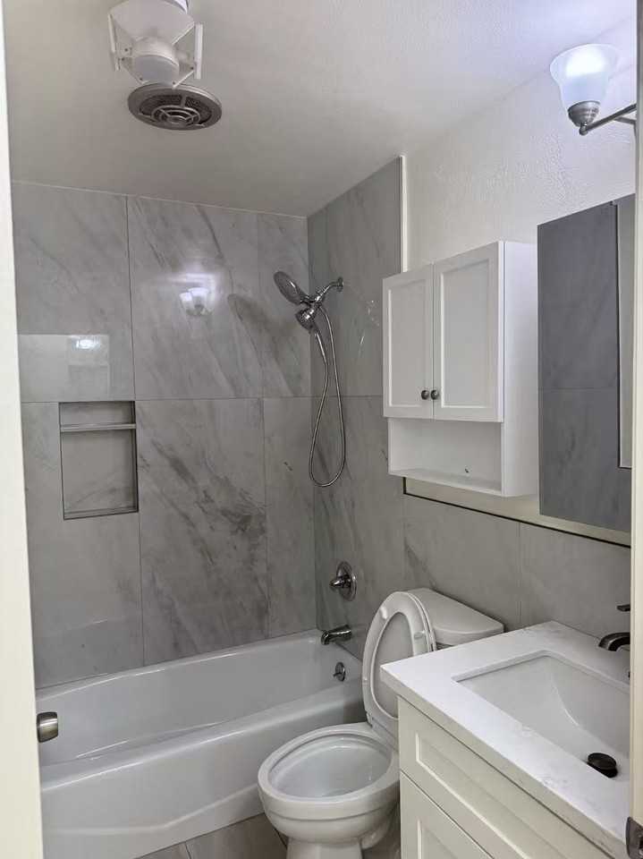 32 Wharf Dr #1 - Photo 4 of 10