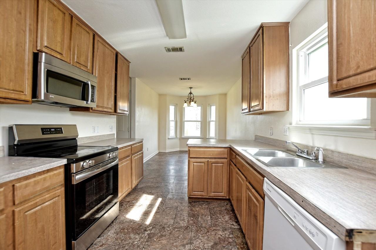 804 Sable Trail Ct - Photo 3 of 7